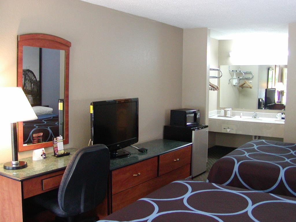 Super 8 By Wyndham Bossier City/Shreveport Area Екстер'єр фото